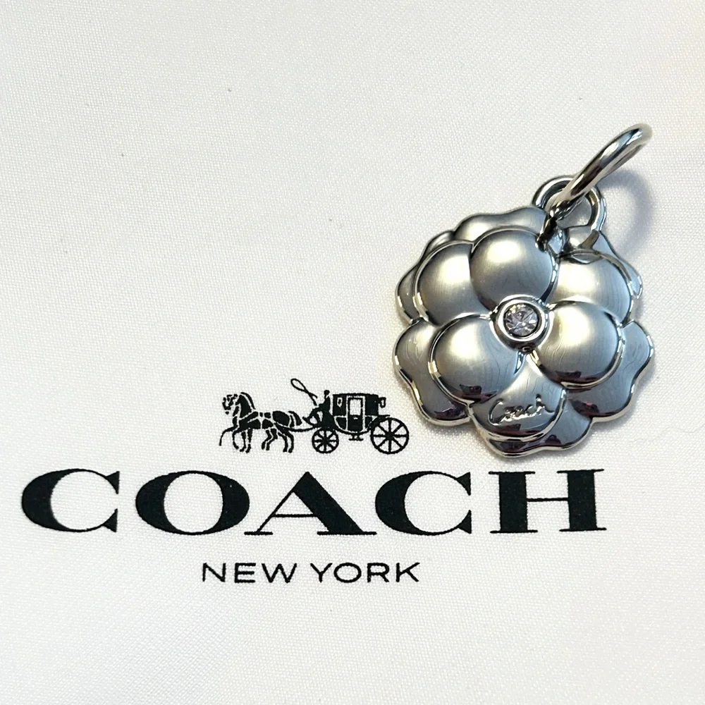 💰SOLD💰RARE Coach Hawaiian Flower Charm - Picture 4 of 8